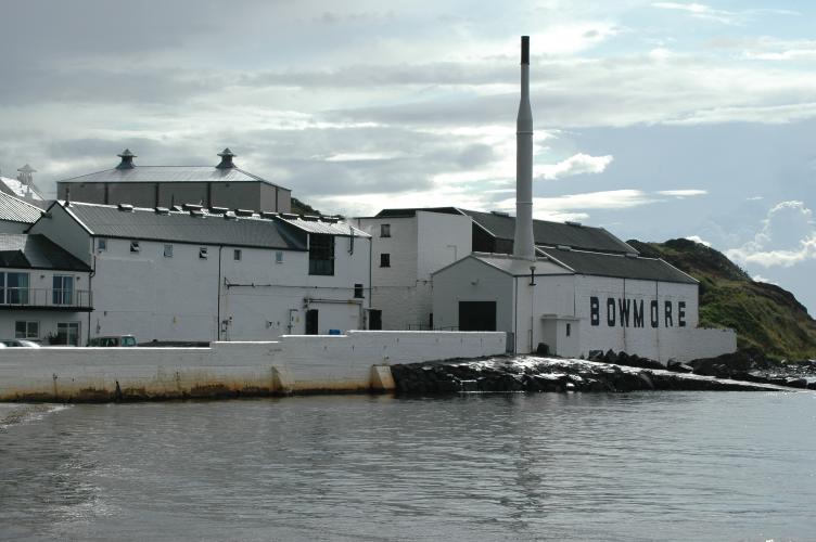 Bowmore Distillery (2008) Photo by www.awa.dk