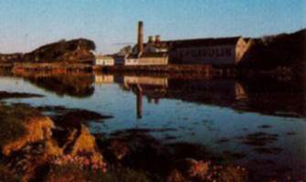 Another Lagavulin picture of the distillery